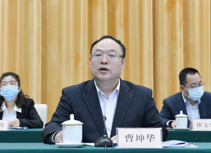 3自治区科技厅党组书记、厅长曹坤华作总结部署.jpg
